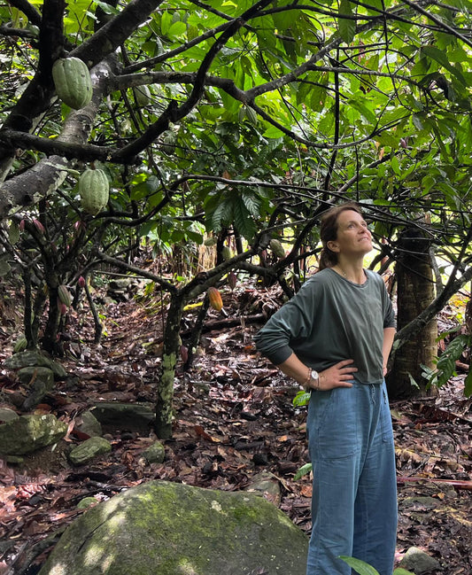 Fundadora de Sumay en su viaje por Perú en busca de cacao ceremonial auténtico