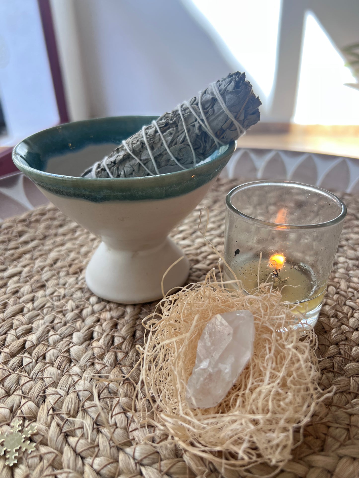 Copalera con cuarzo para rituales energéticos