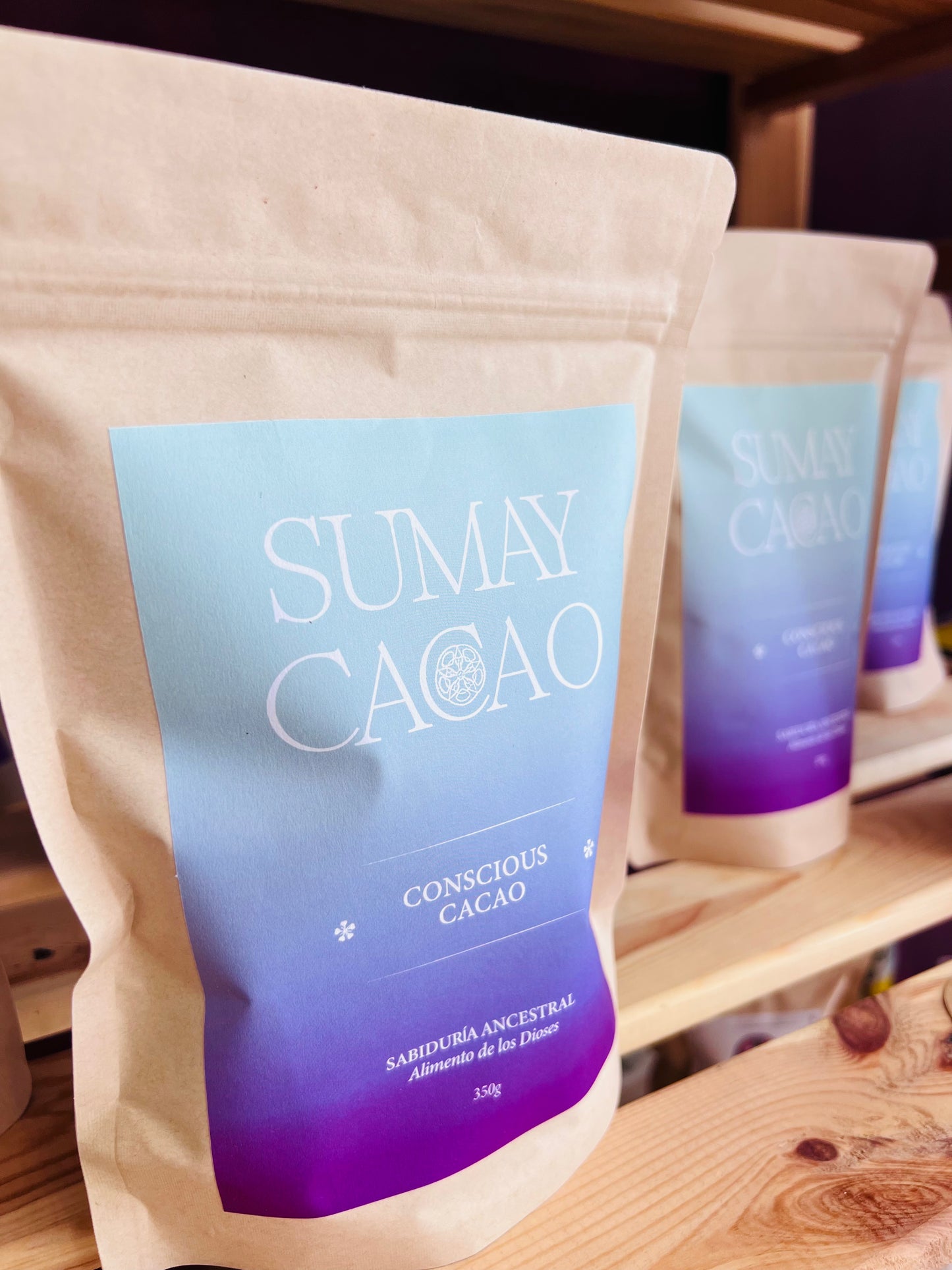 Pasta de cacao ceremonial en trozos, variedad Nacional de Ecuador.