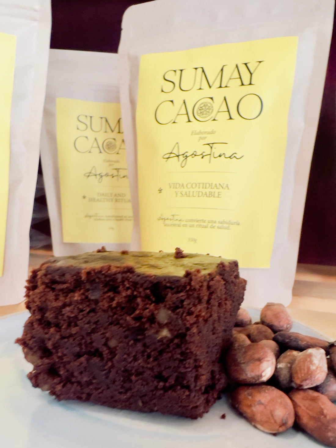 Paquetes de Vida Cotidiana Sumay Cacao con brownie de cacao.
