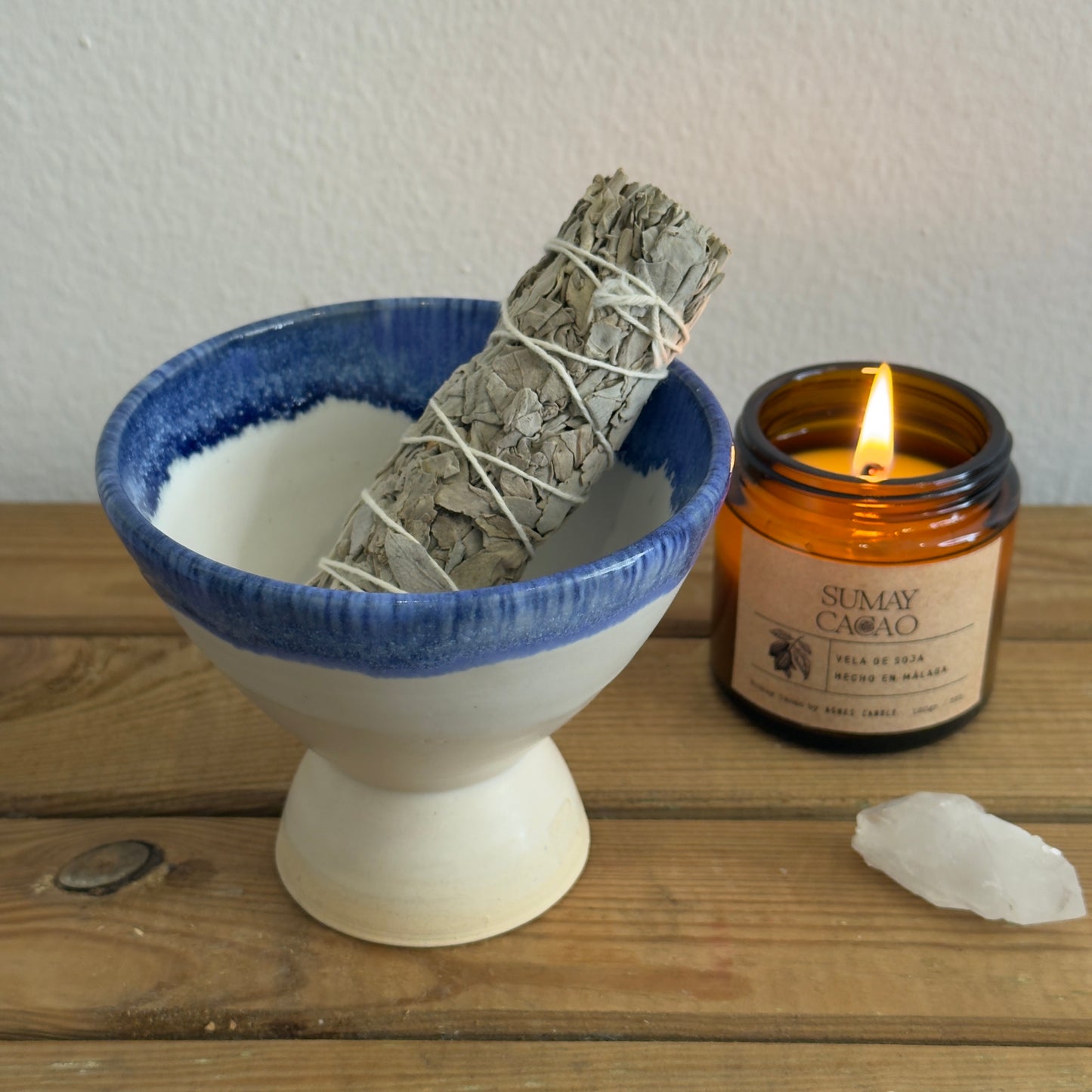 Cerámica artesanal de Isa Boyd, piez única hecha para Sumay Cacao.