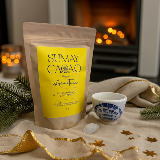 Pack con cacao ceremonial Vida Cotidiana, taza artesanal y cuarzo. Un ritual sencillo y consciente para acompañar tus días con calma, energía y presencia.